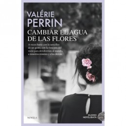 CAMBIAR EL AGUA DE LAS FLORES